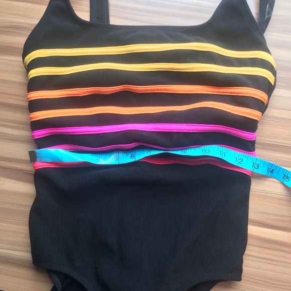 Vintage 80s Retro Swimsuit - Picture 5 of 6
